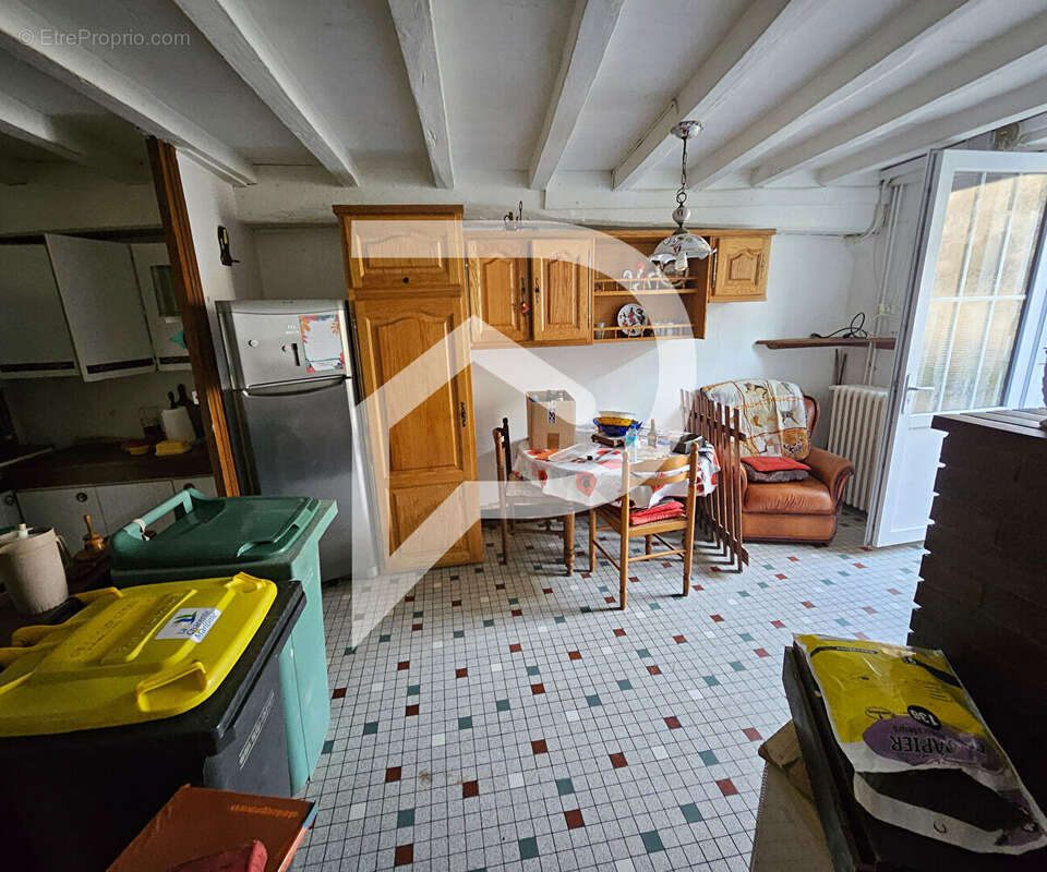 Maison à CHAILLEVETTE