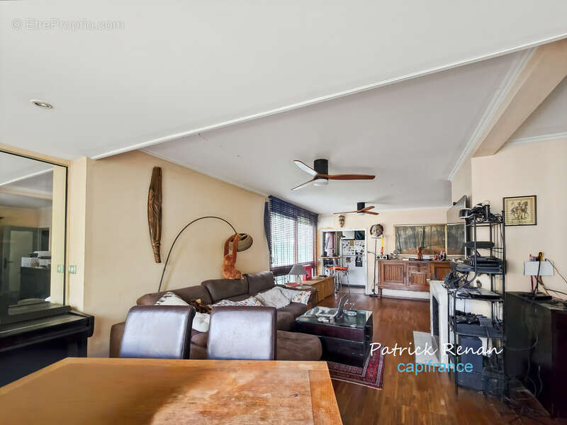 Appartement à FONTENAY-LE-FLEURY