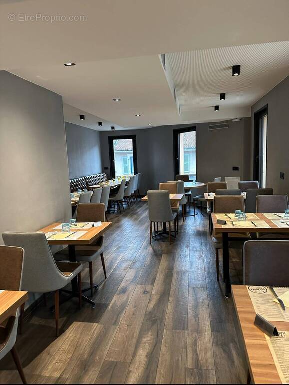 Commerce à FERNEY-VOLTAIRE