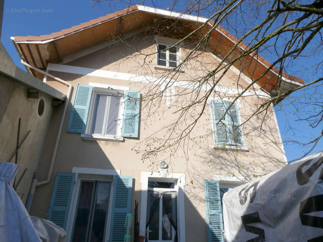 Maison à HAUTE-RIVOIRE