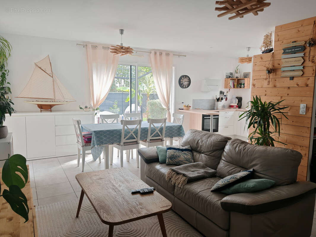 Maison à SAINT-JULIEN-DE-CONCELLES