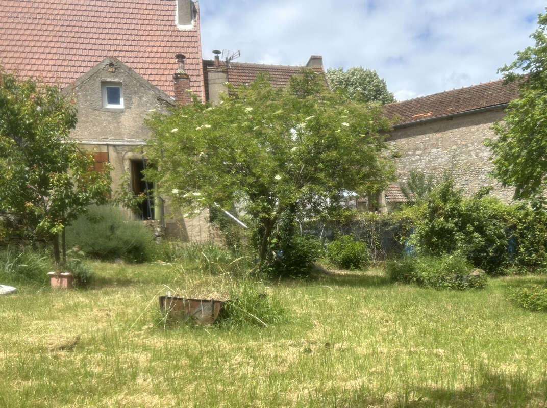 Maison à SAINT-REVERIEN