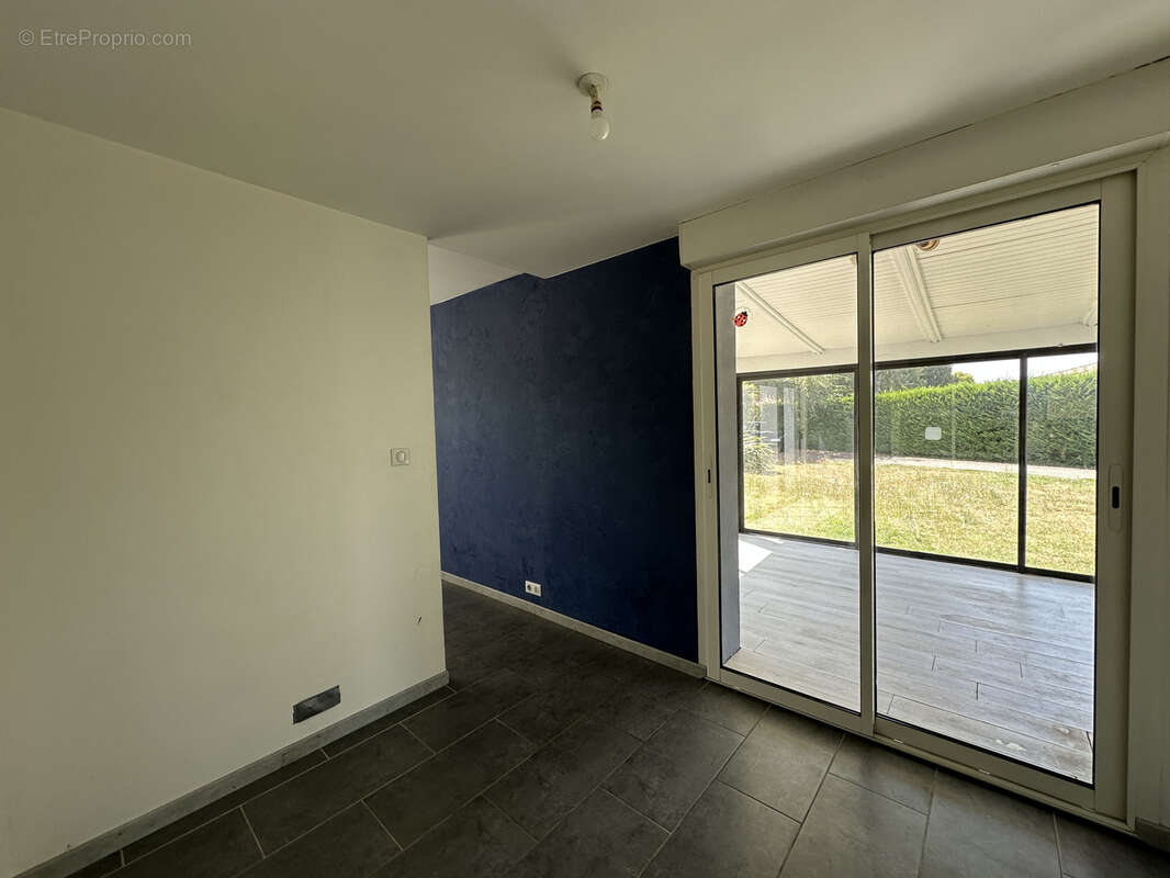 Roquefort rive gauche - maison familiale avec piscine et terrain - photo 12