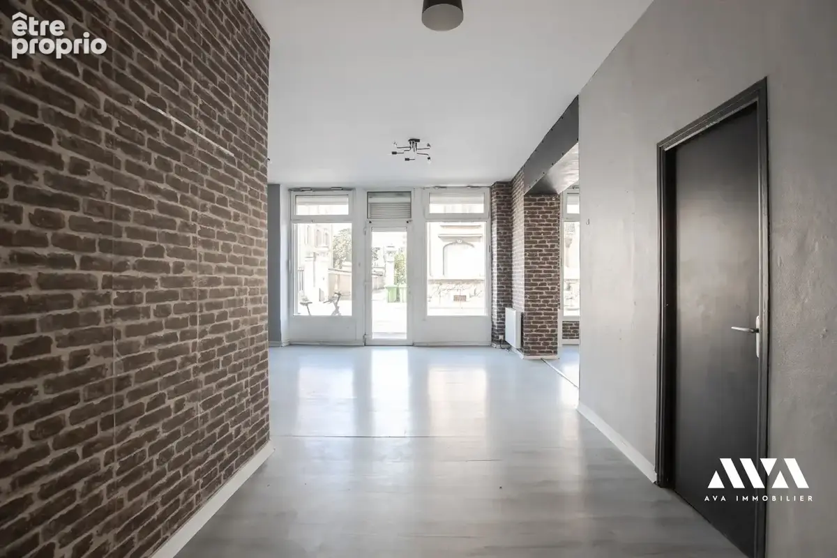 Local commercial - photo 8