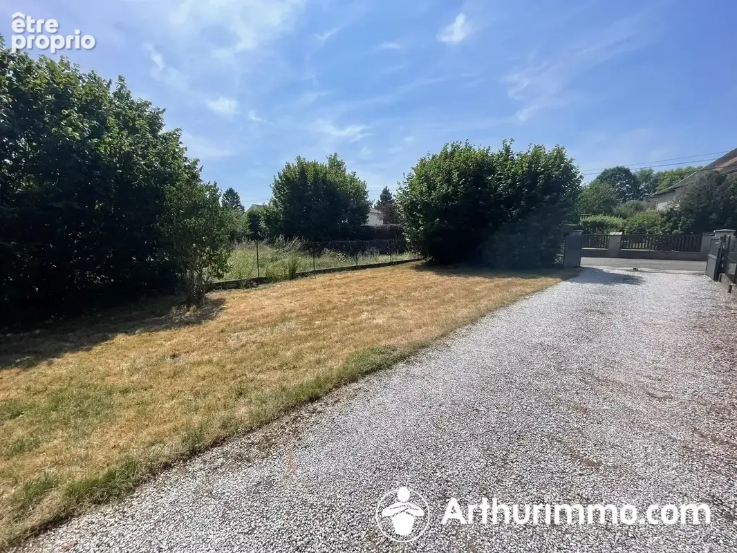 Bon compromis entre maison et appartement, F3, 95m², terrasse et terrain privatif ! - photo 8