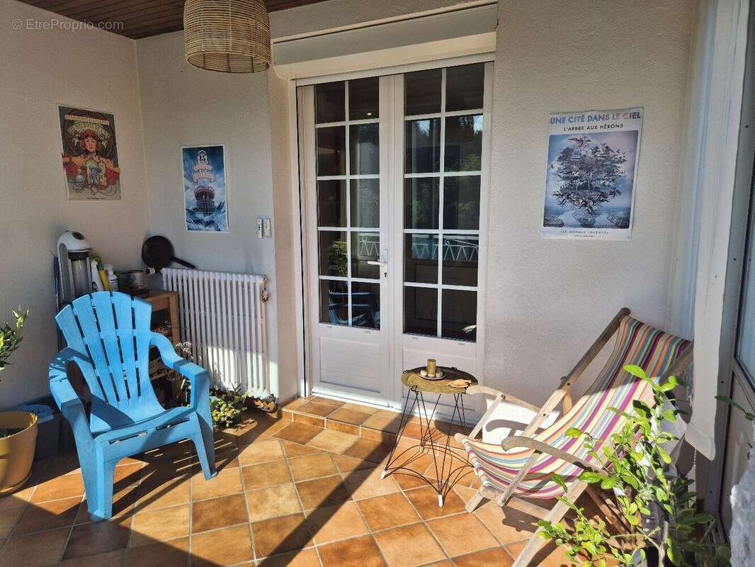 Maison avec grand jardin et garage - photo 3