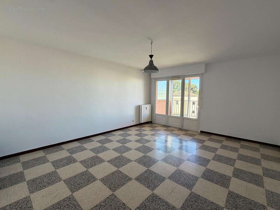 Appartement à SIX-FOURS-LES-PLAGES