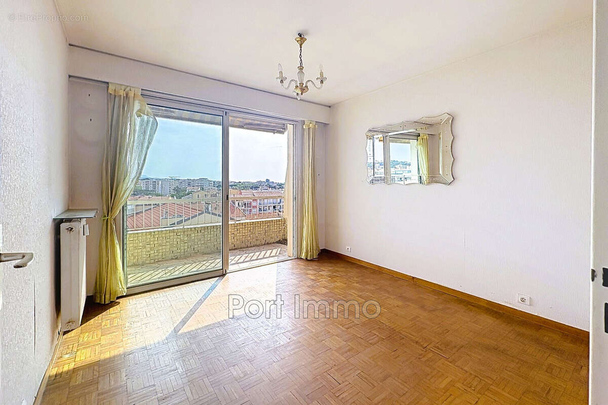 Appartement 58 m² à Cagnes-Sur-Mer  - photo 8