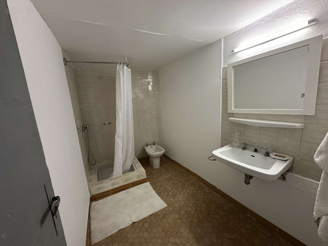 Maison de village en pierre à rénover - 220 m2 à Coustouges - photo 5