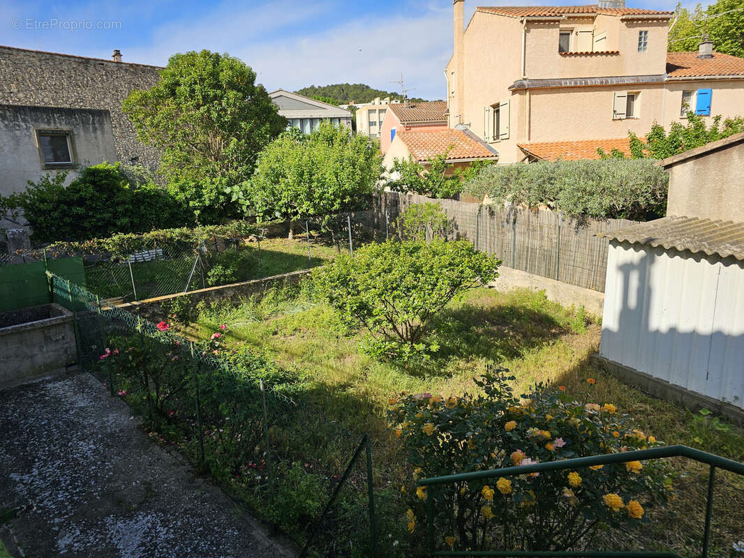 Appartement à LA ROQUE-D'ANTHERON