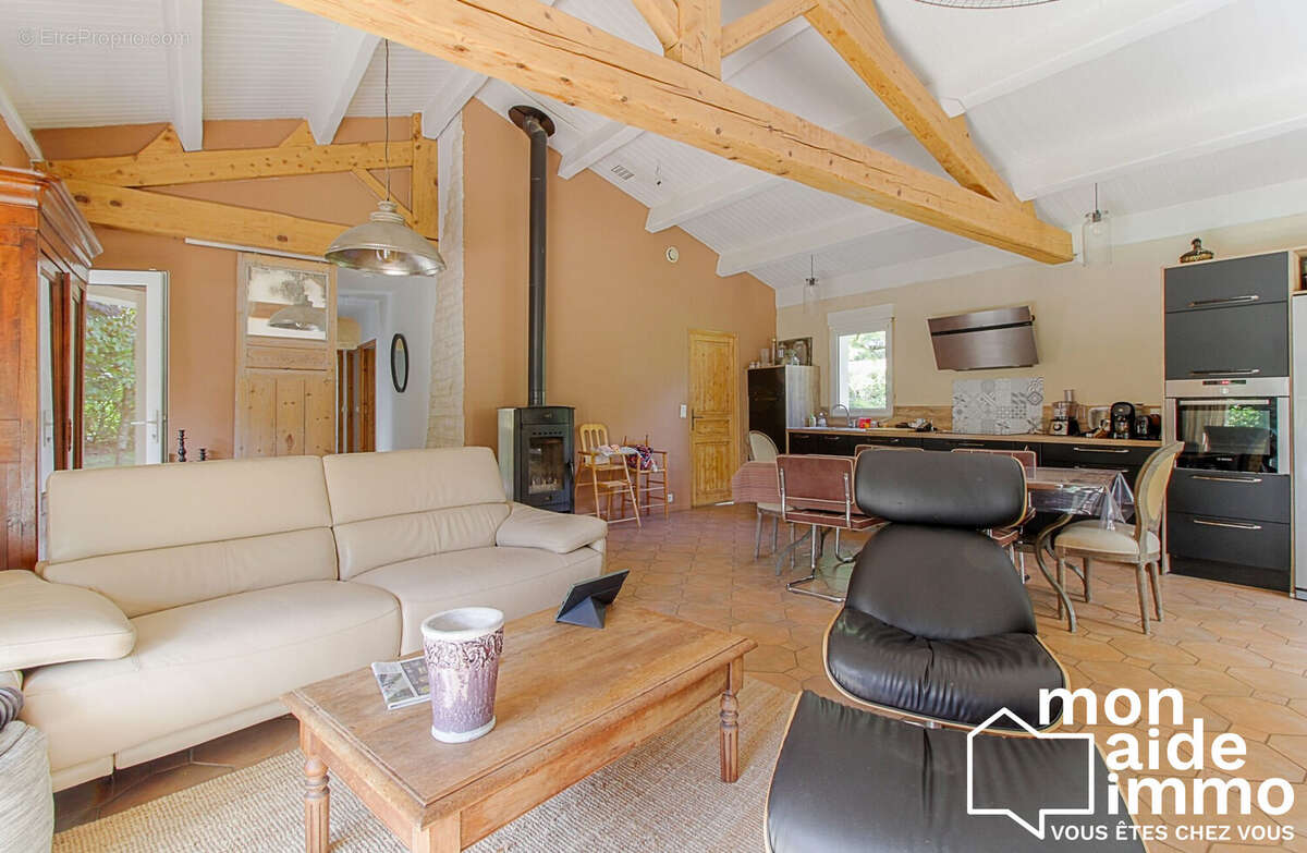 Maison à AIGREFEUILLE-D'AUNIS