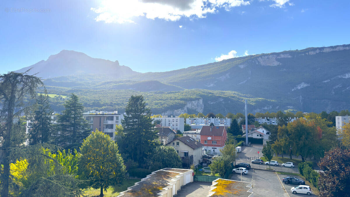 Appartement à FONTAINE