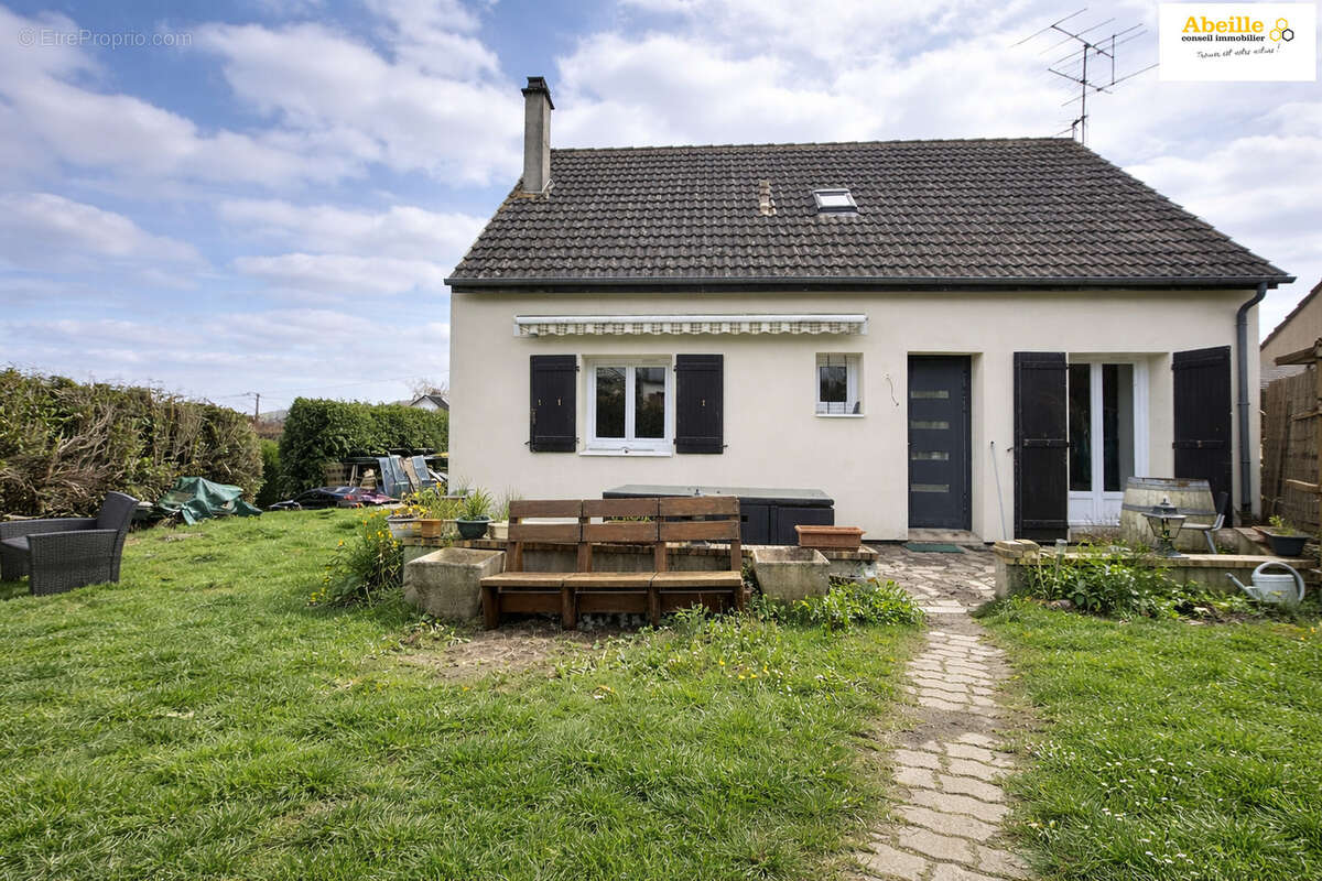 Maison à SAINT-CHERON