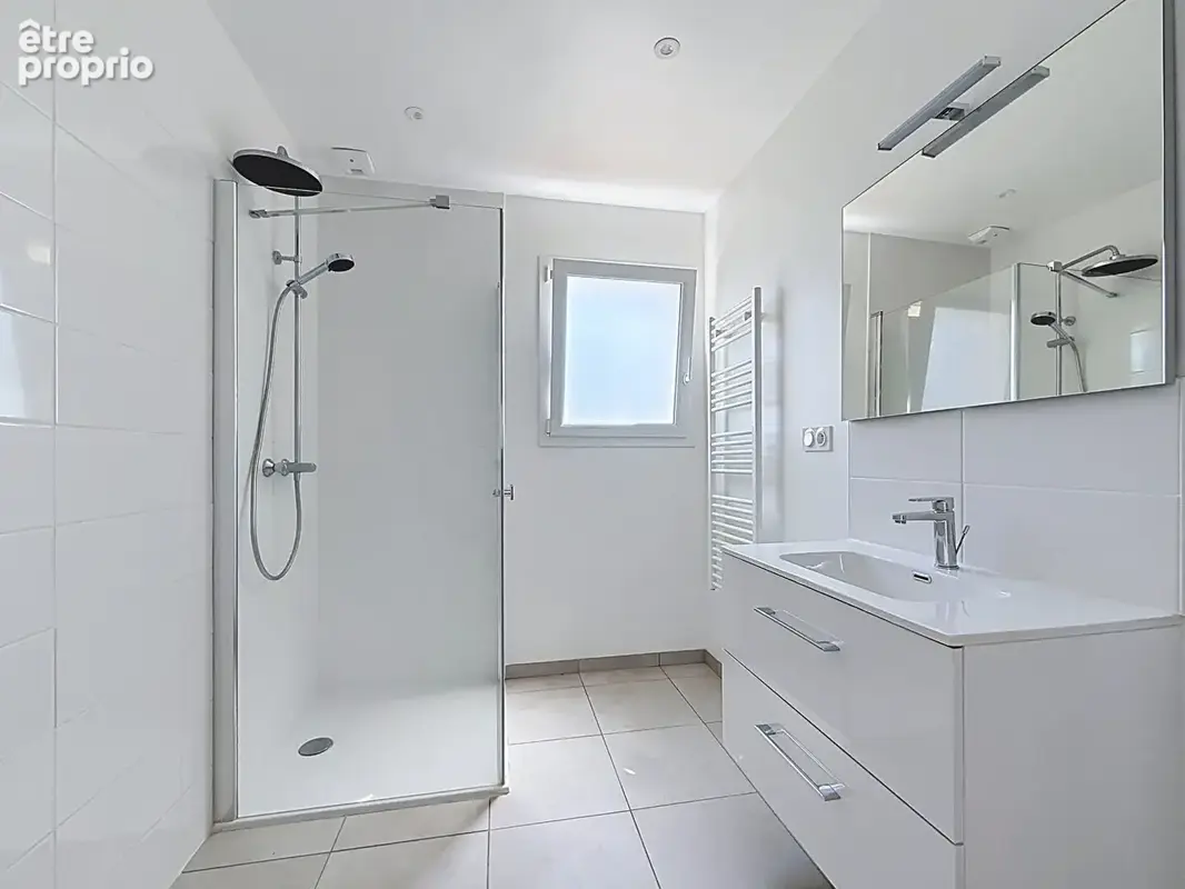 Maison de plain-pied à Louresse-Rochemenier - photo 4