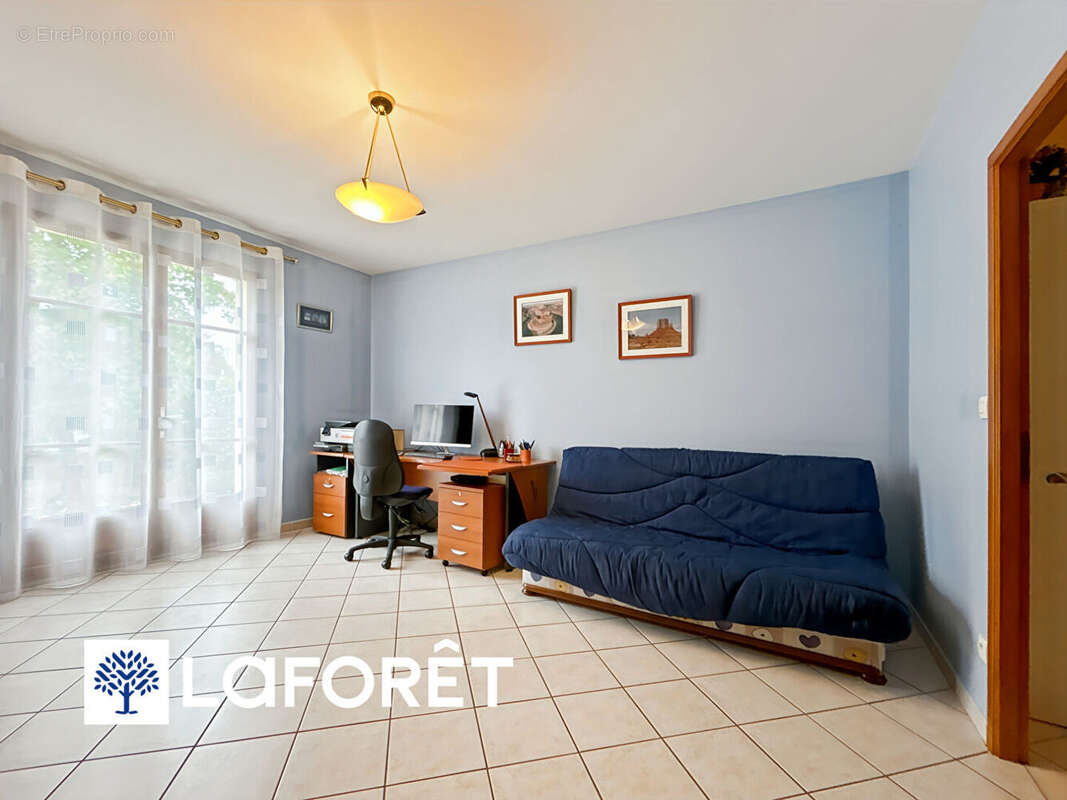 Maison à SAINTE-GENEVIEVE-DES-BOIS