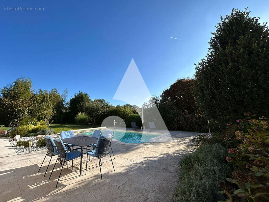 Maison à SAINT-GERMAIN-SOUS-DOUE