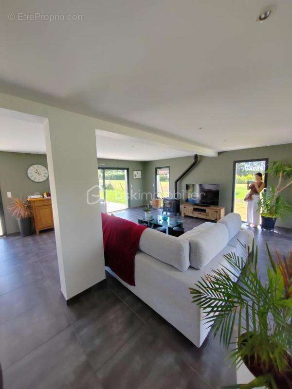 Maison individuelle 200 m2 quartier tres calme - photo 12