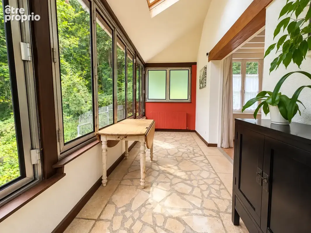 Une maison de charme de 198m2 au coeur de la nature - photo 4