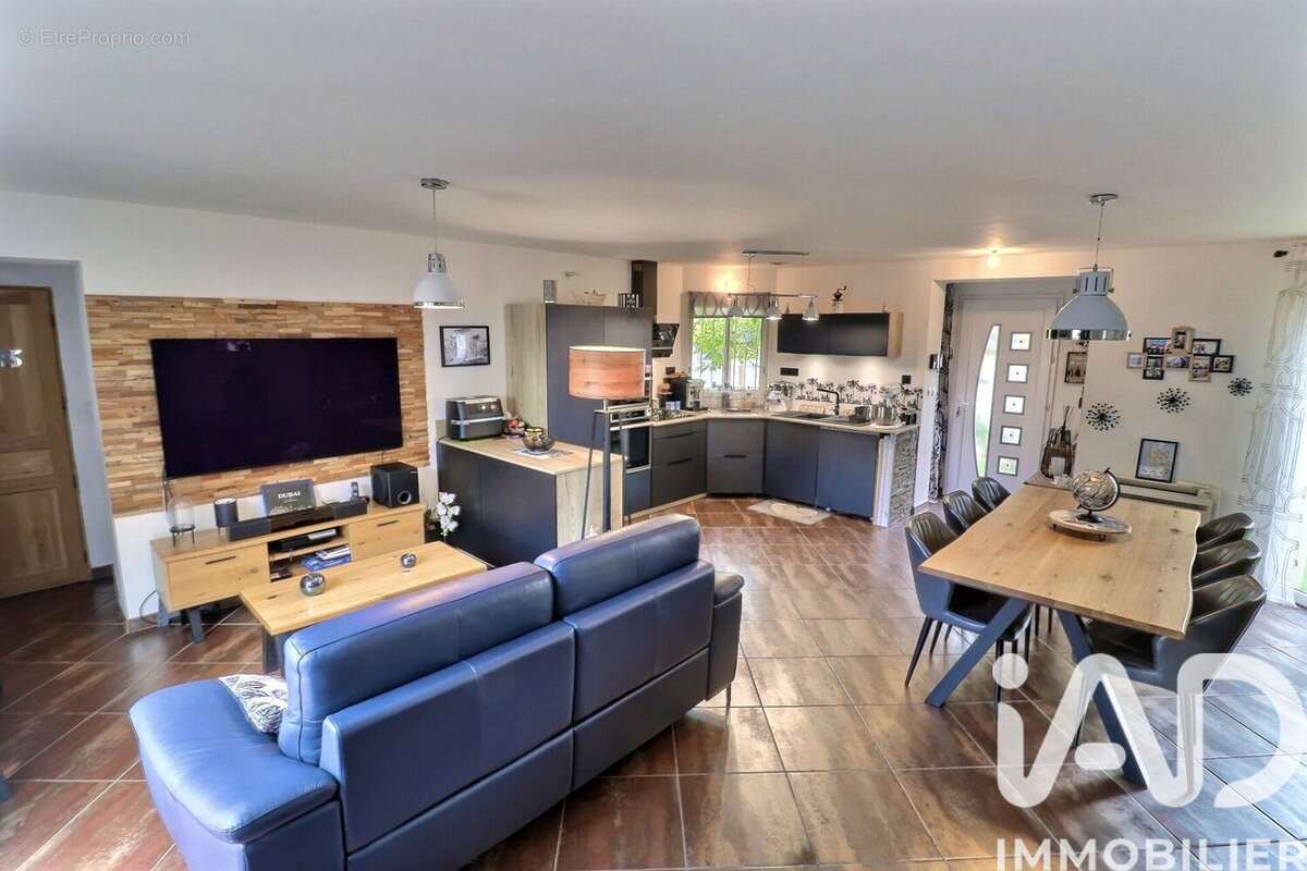 Photo 9 - Maison à SAINT-MITRE-LES-REMPARTS