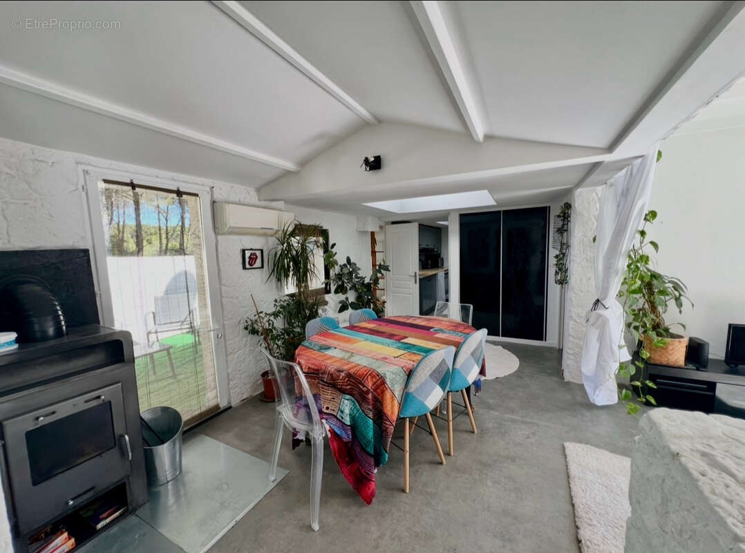 Maison à LE CASTELLET