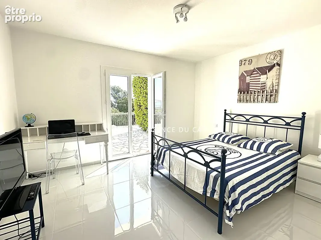 À vendre villa plain pied vue mer panoramique 3 chambres piscine garage à saint aygulf - photo 9
