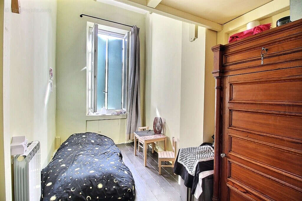 Commerce à MARSEILLE-8E