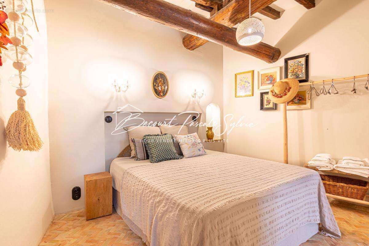 Maison à PERNES-LES-FONTAINES