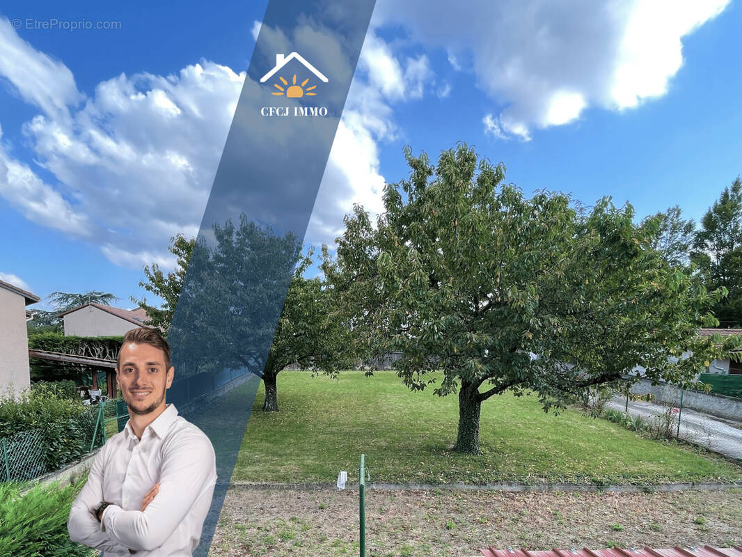 Terrain à SAINT-PRIEST