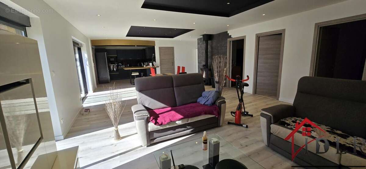 Maison à LARIANS-ET-MUNANS