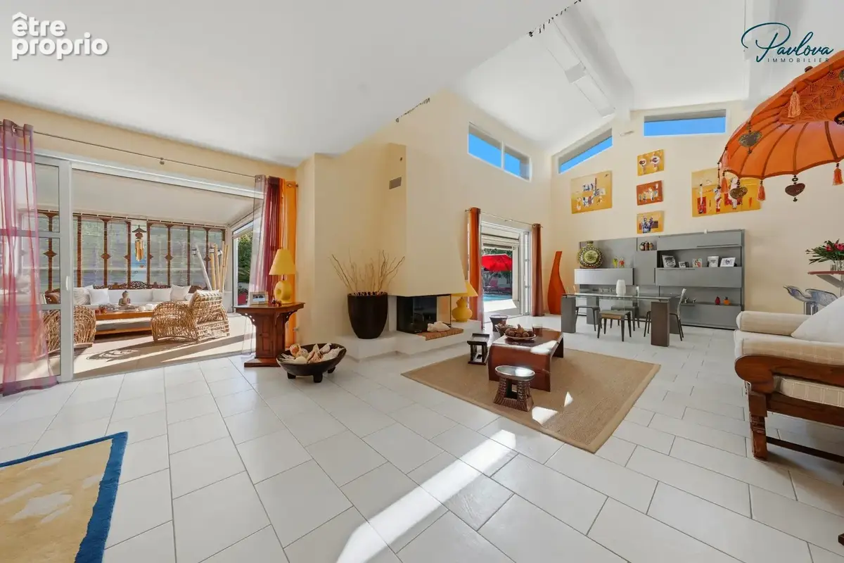 Maison 5 pièces 204 m² à vendre à Le Grau-Du-Roi (30240) - photo 2