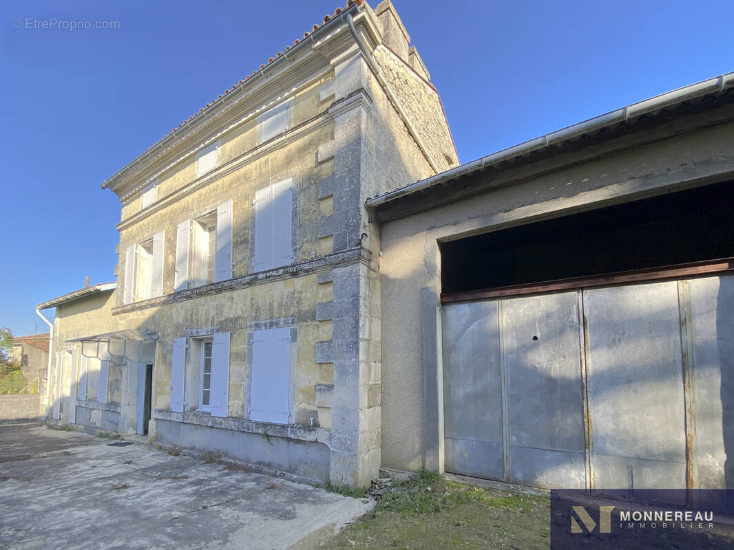 Maison à CHAMPMILLON