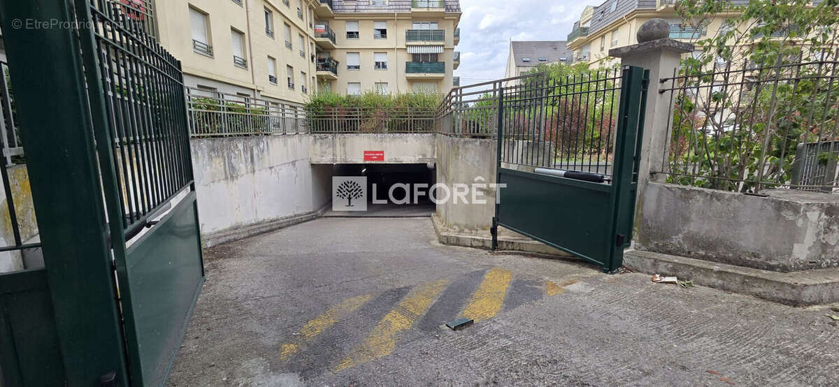 Parking Arnouville 1 pièce(s) - photo 4