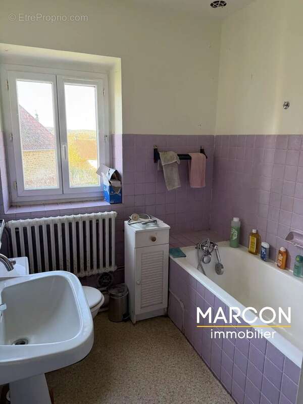 Maison à LA CHAPELLE-TAILLEFERT