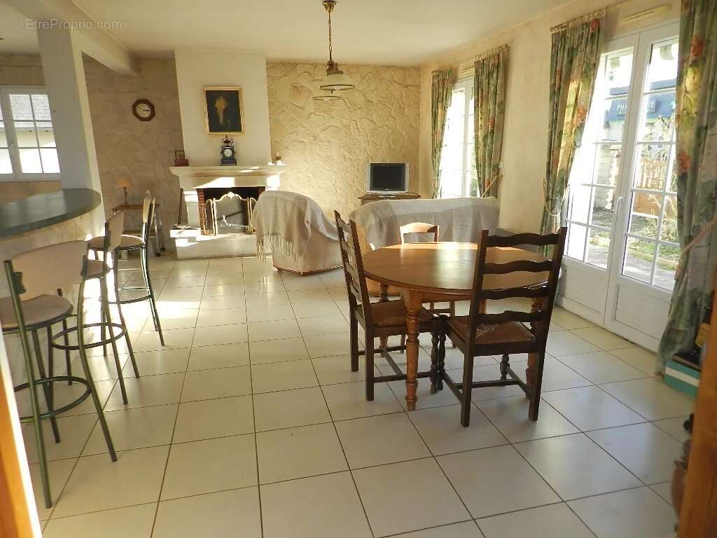 Maison à CREVECOEUR-EN-AUGE