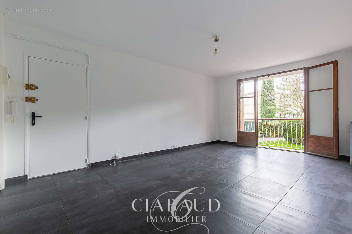 Appartement T2 52,45m2 traversant avec loggia et cave - photo 6