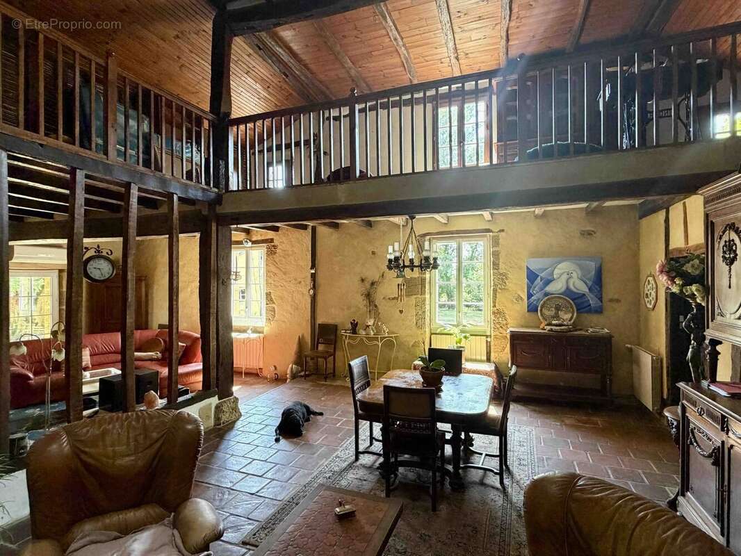 Maison à LE HOUGA