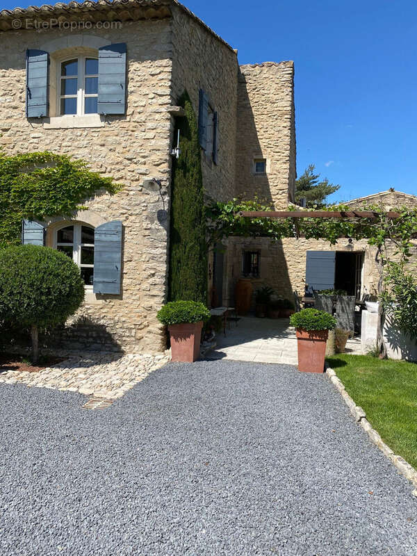 Maison à MENERBES