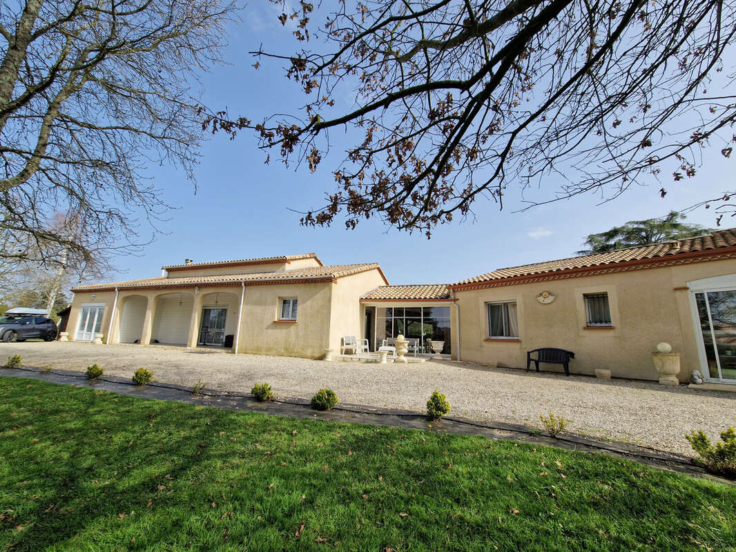 Maison à SAINTE-LIVRADE-SUR-LOT
