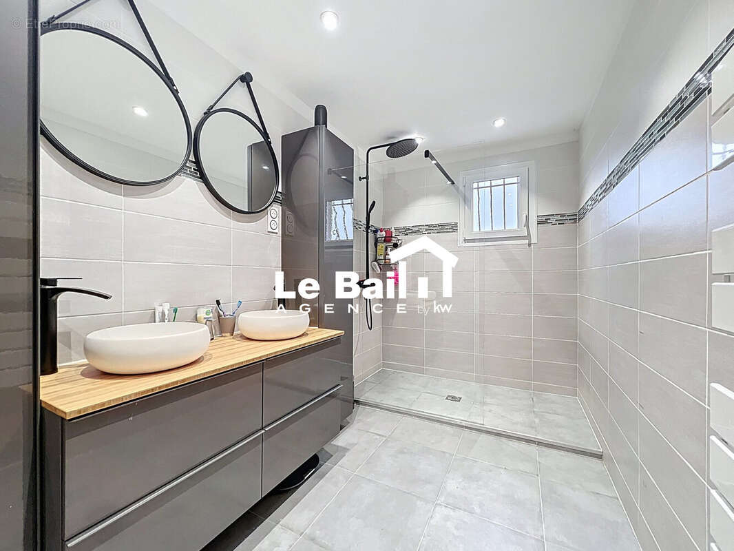 Maison 162 m² à Neuville-Bosc  - photo 6