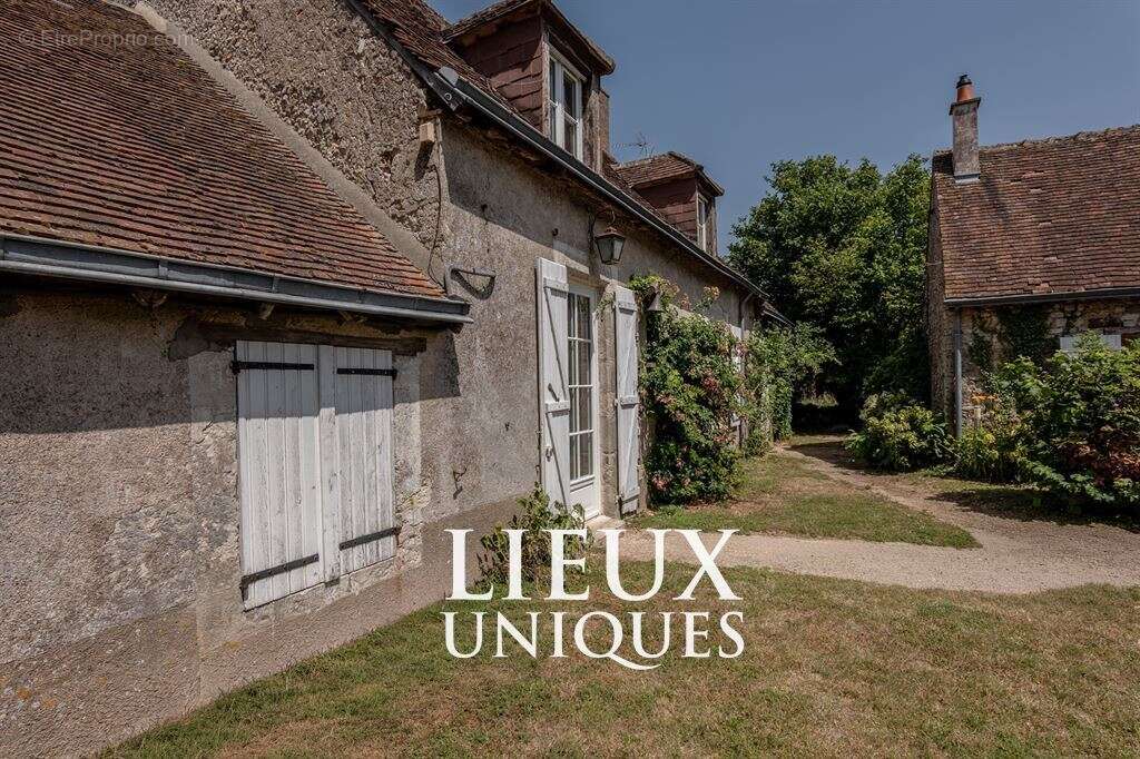 Lieux uniques ® x propriétés privées ®  ancien presbytère de 183 m² terrain de 183 m² - cloyes (41) - photo 15