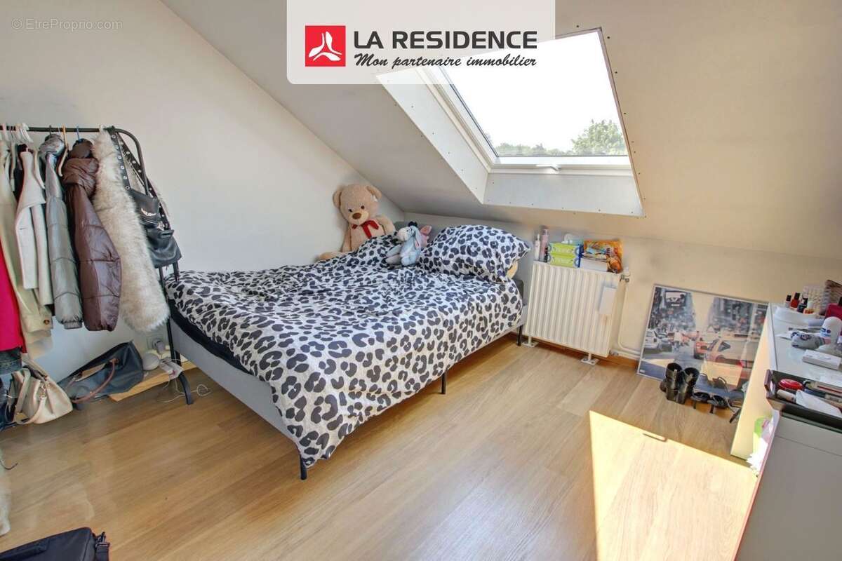 Maison 130 m² à Le Mesnil-Saint-Denis  - photo 8