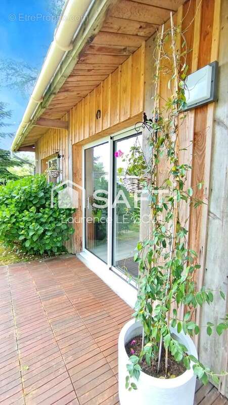 Maison 234 m² à Saint-Reverend  - photo 8