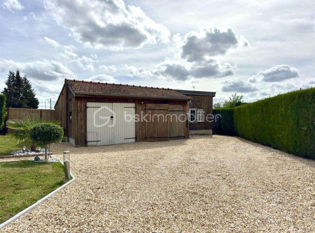 Maison à VIELS-MAISONS