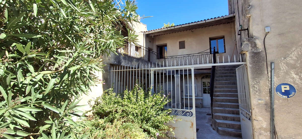 Maison à LA GARDE-ADHEMAR