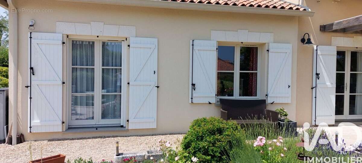 Maison 167 m² à Rouzede  - photo 4