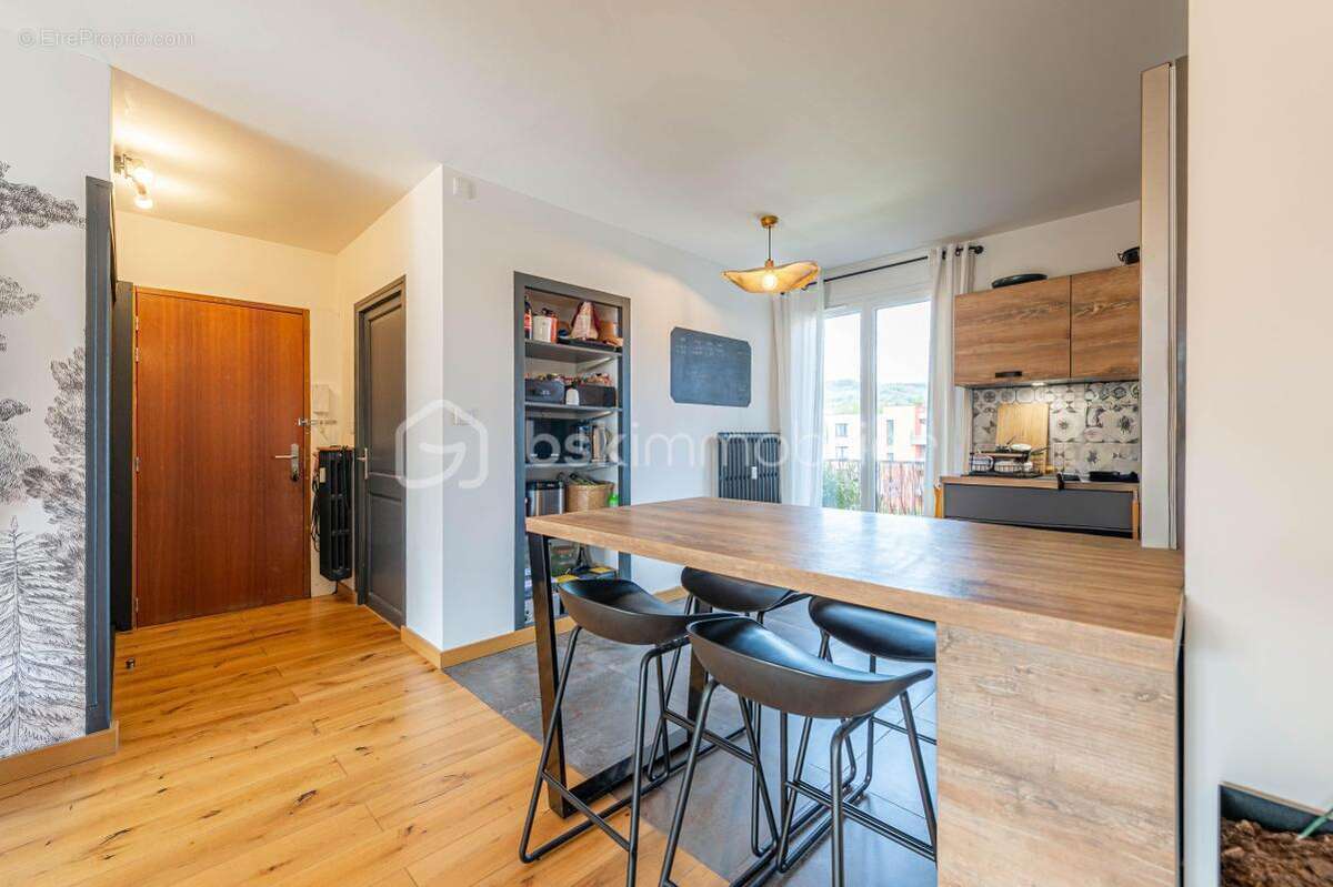 Appartement à LA ROCHE-SUR-FORON