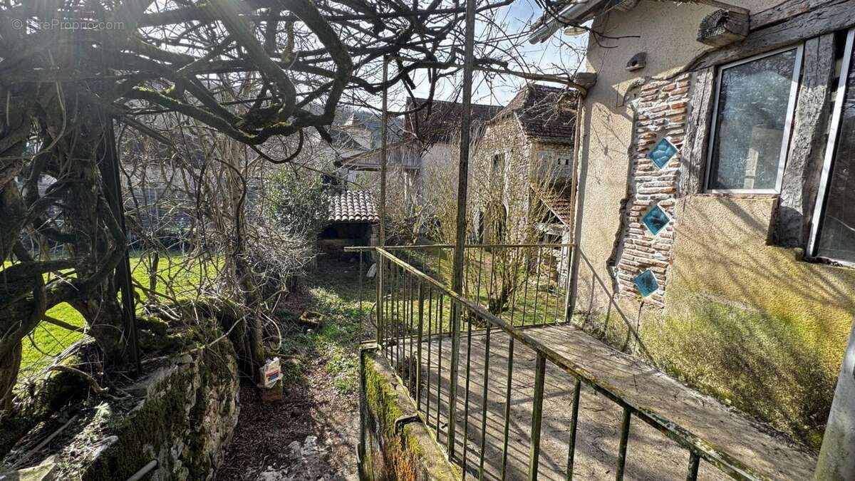 Maison à CENEVIERES