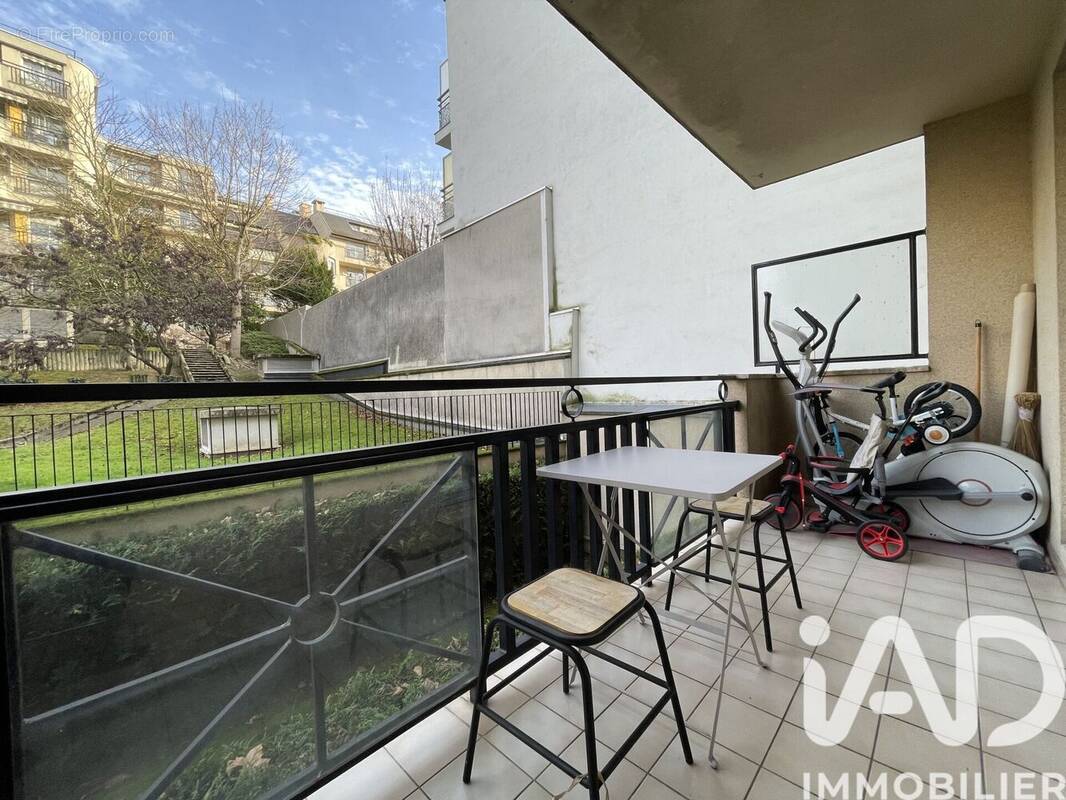 Photo 1 - Appartement à LES LILAS