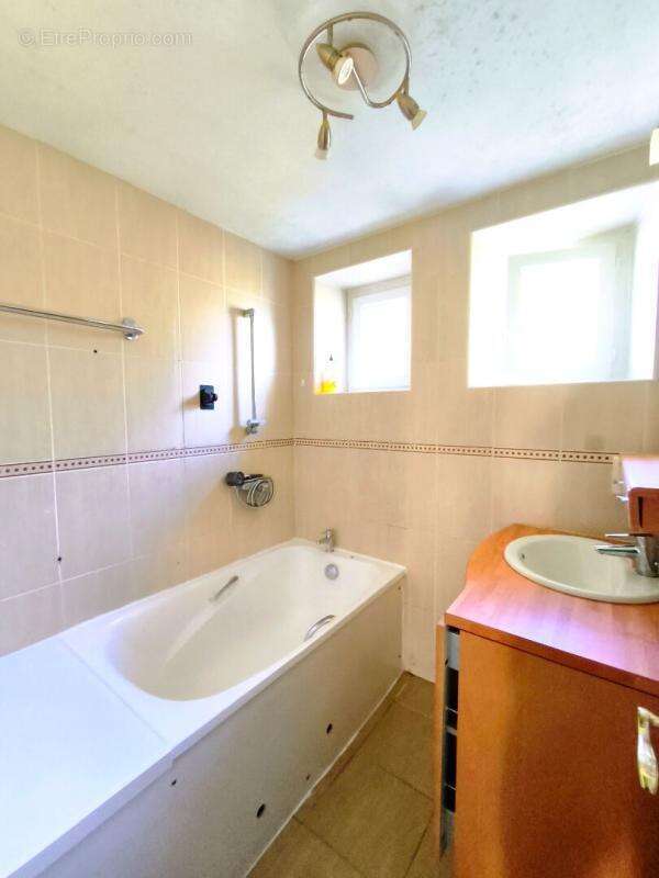 Maison Poyartin 4 pièce(s) 154 m2 - photo 8