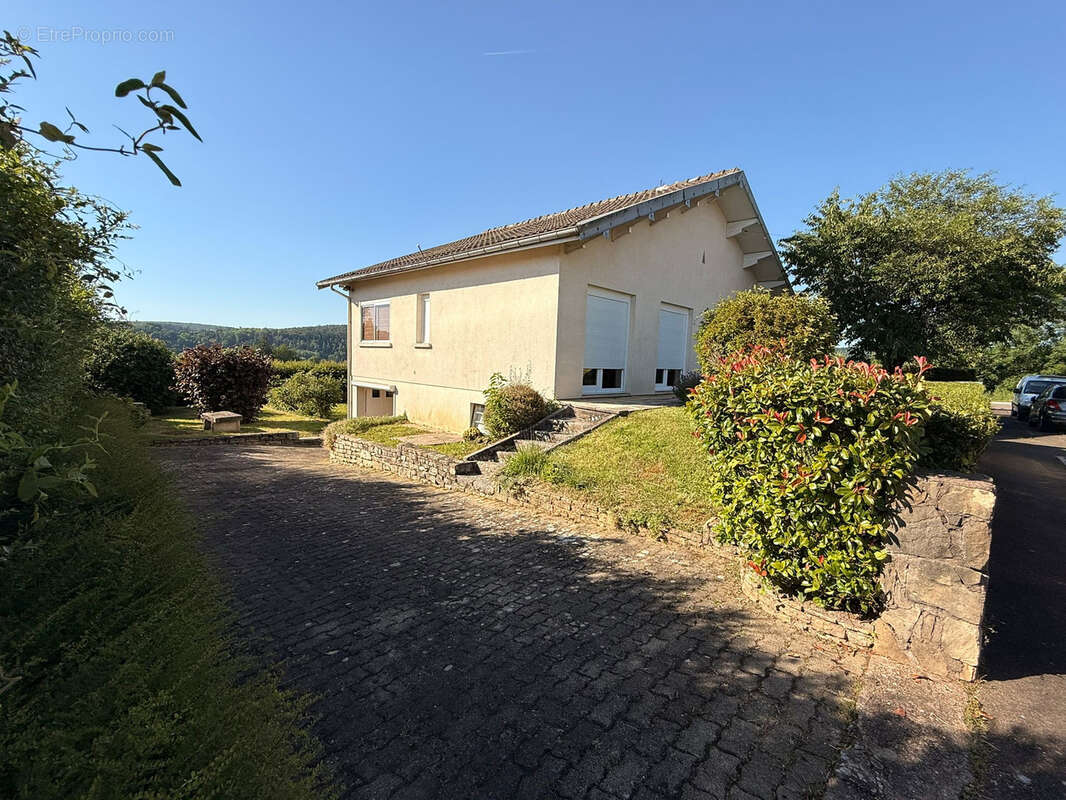 Maison à L'ISLE-SUR-LE-DOUBS